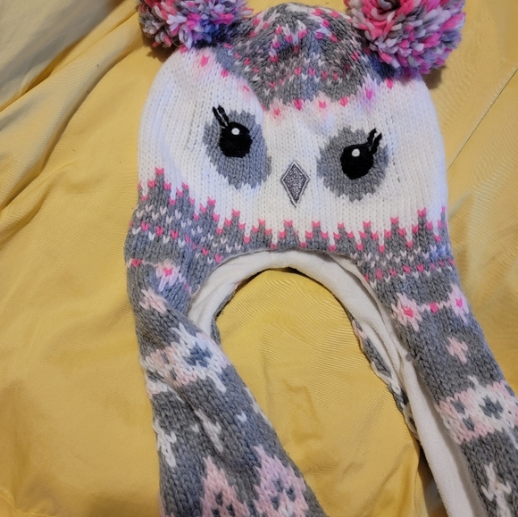 The Children's Place Cute Owl hat with attached scarf and hand-warming pockets - Picture 2 of 4